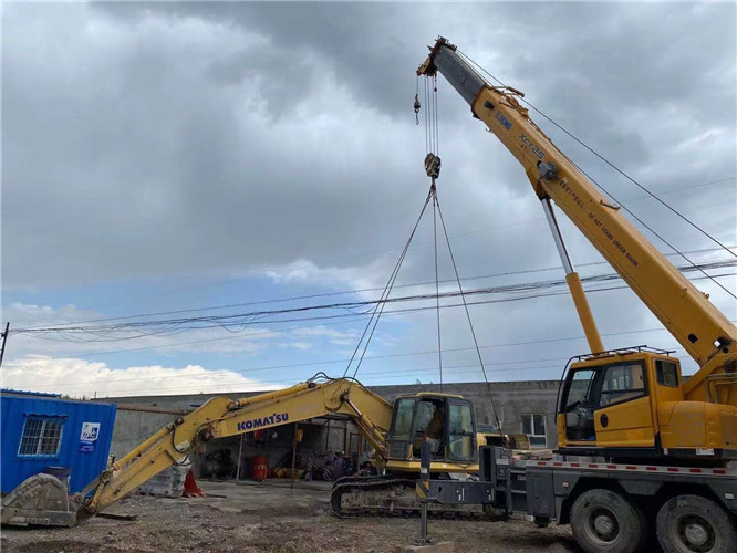 重庆25吨吊车的工作半径是多少？