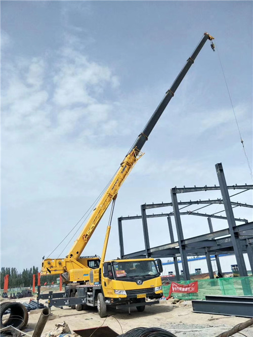 重庆超高层建筑钢结构吊装案例