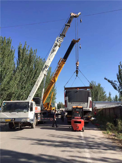 重庆港口集装箱搬运案例